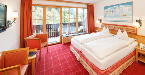 Double room with comfortable furnishings with balcony