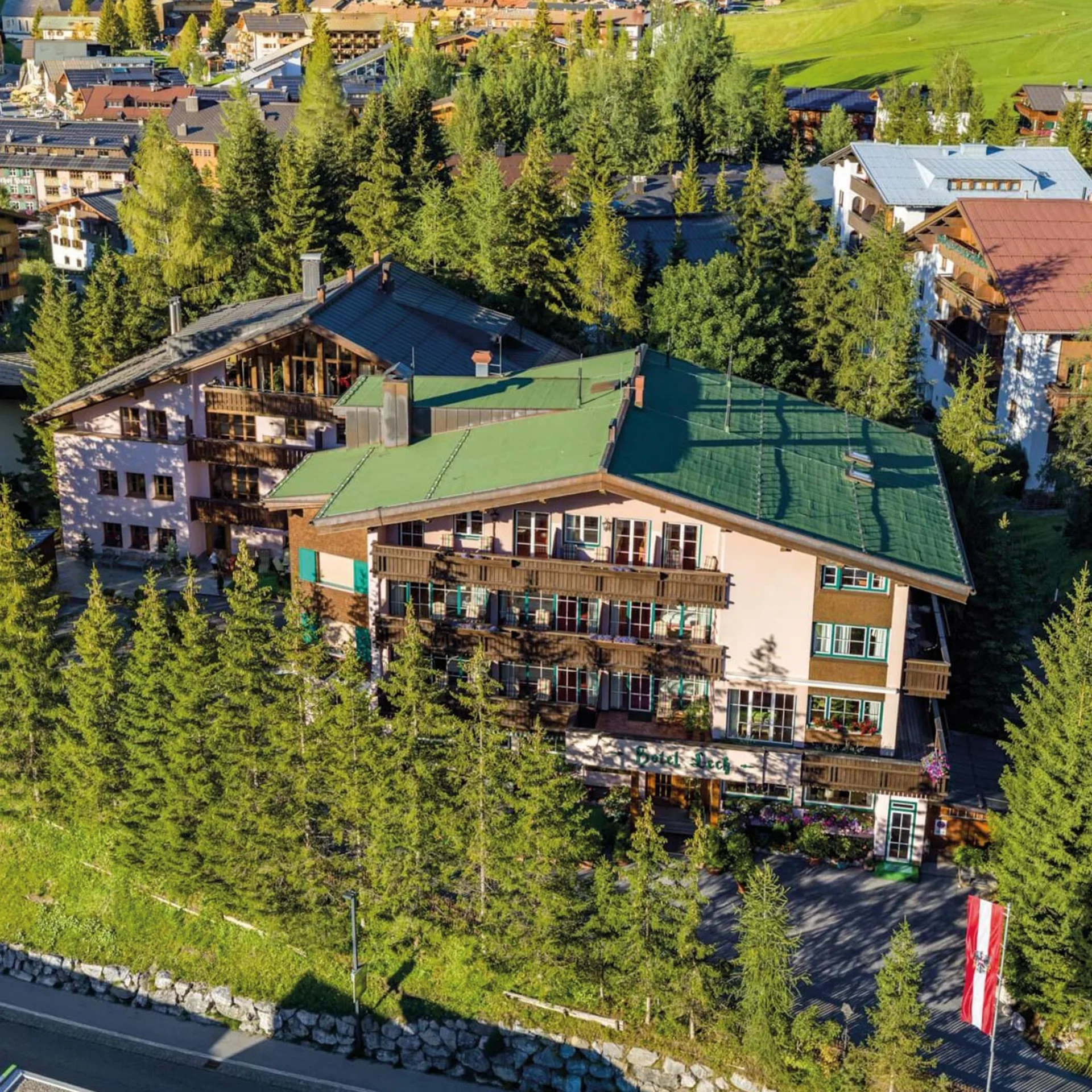 Hotel Lech in Lech am Arlberg | Sehr b‘sundrig seit 1954 Hotel Lech in Lech am Arlberg | Sehr b‘sundrig seit 1954