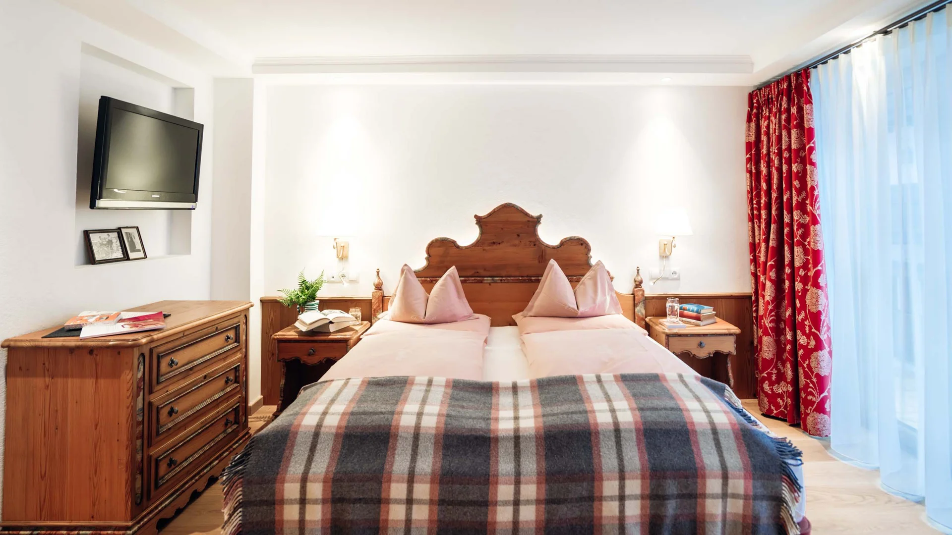 Rooms & Suites Hotel Lech am Arlberg | Unique relaxation gems Rooms & Suites Hotel Lech am Arlberg | Unique relaxation gems