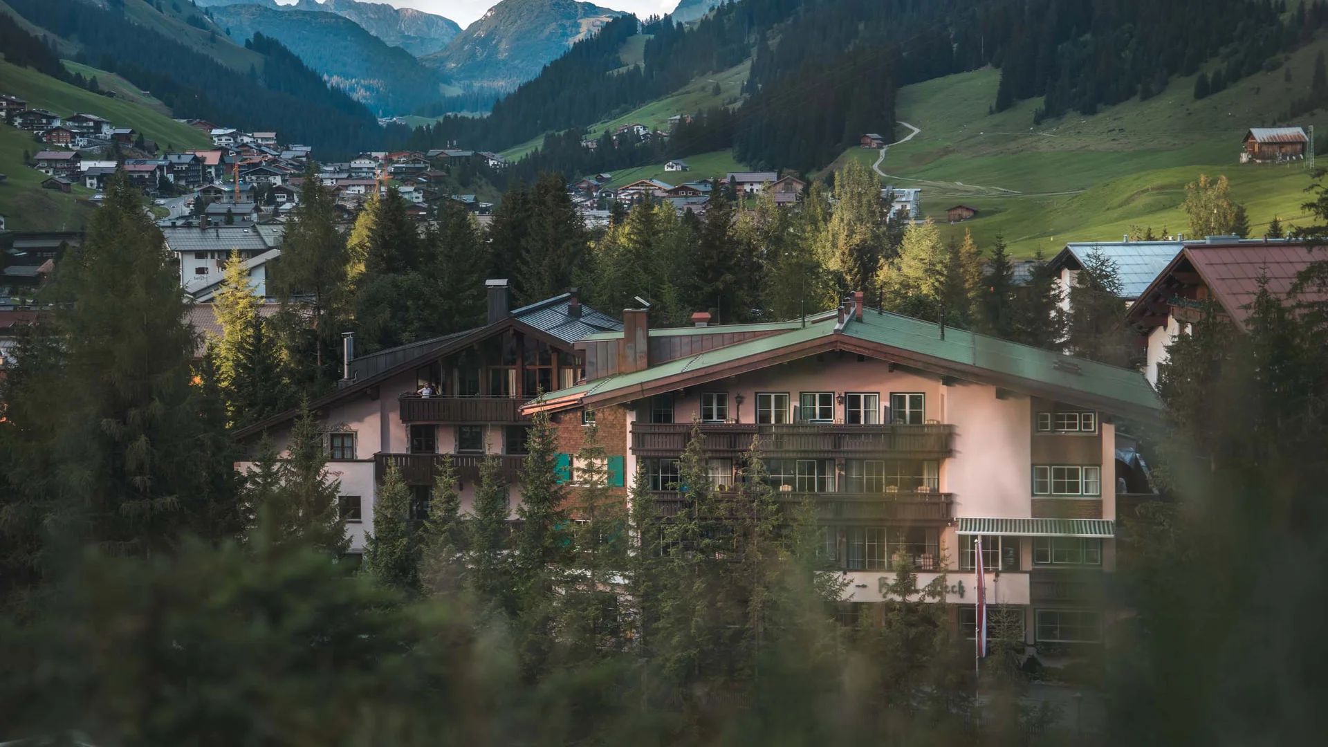 Hotel Lech in Lech am Arlberg | Sehr b‘sundrig seit 1954 Hotel Lech in Lech am Arlberg | Sehr b‘sundrig seit 1954